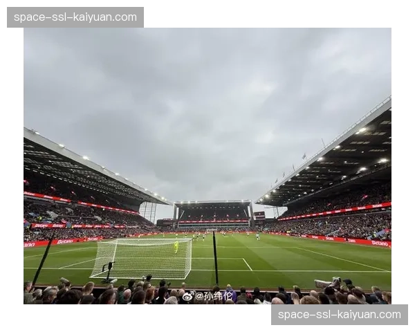 维拉公园狂欢！阿斯顿维拉1-0小胜切尔西稳居前四