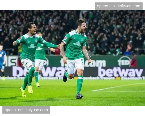 云达不莱梅3-1击败汉堡，赢得北方德比关键胜利